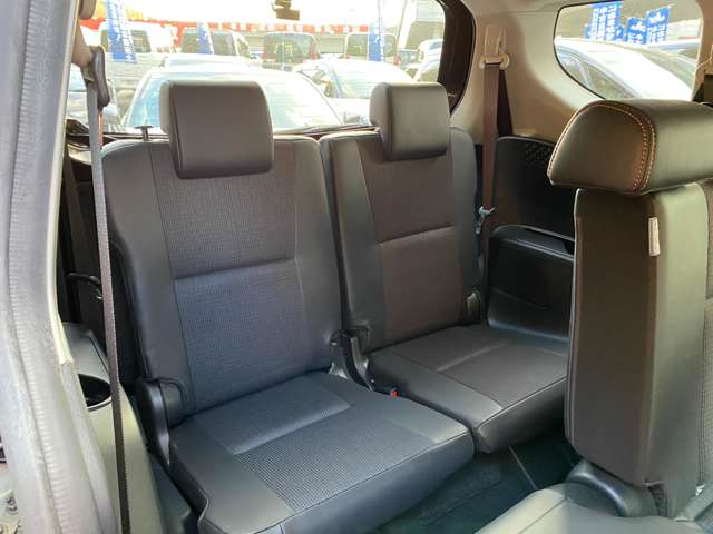 Toyota Sienta 10