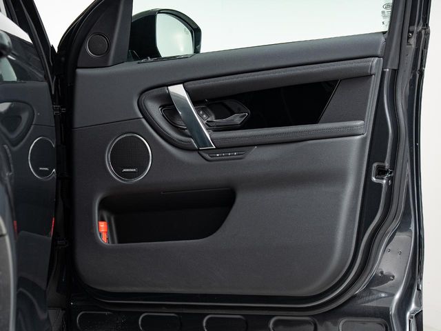 Land Rover Discovery Sport 11