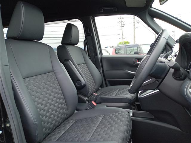 Toyota Voxy 12