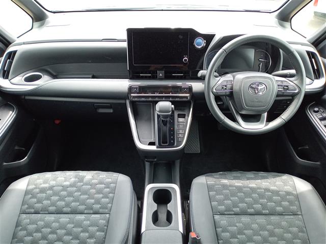 Toyota Voxy 6