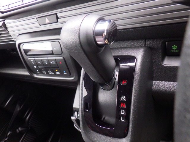 Honda N-VAN 11