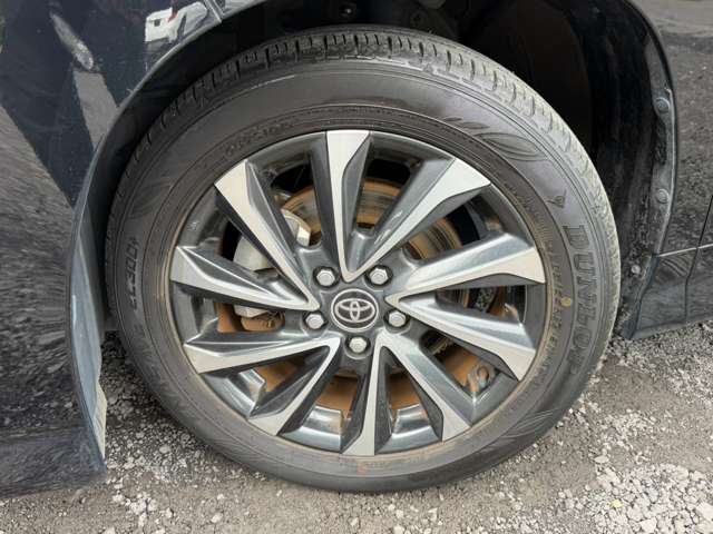 Toyota Voxy 11