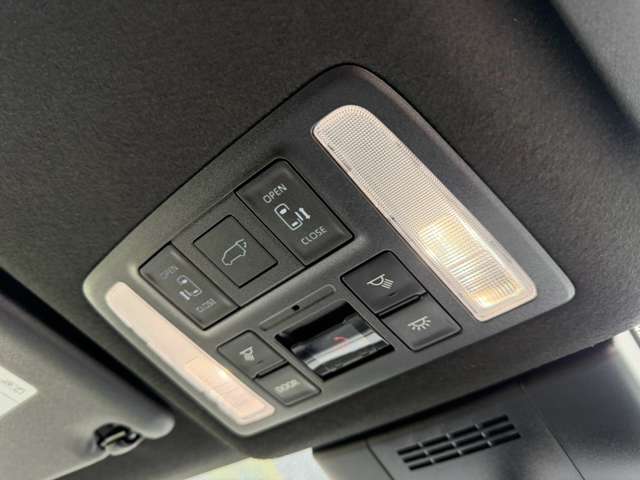 Toyota Voxy 4