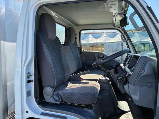 Isuzu Elf 6