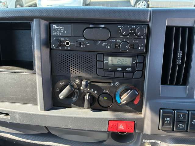 Isuzu Elf 9