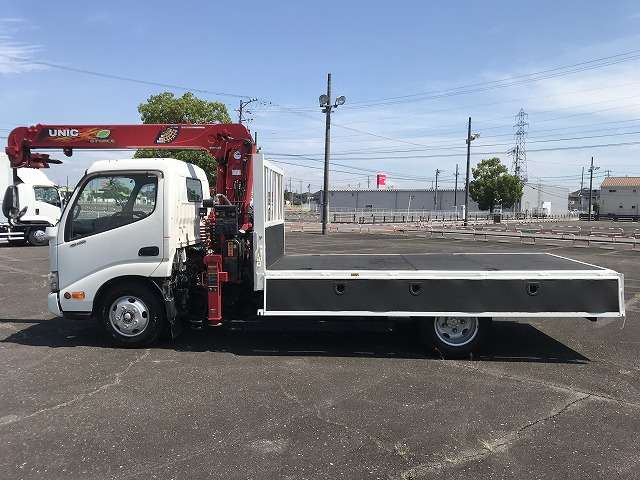 Hino Dutro 12