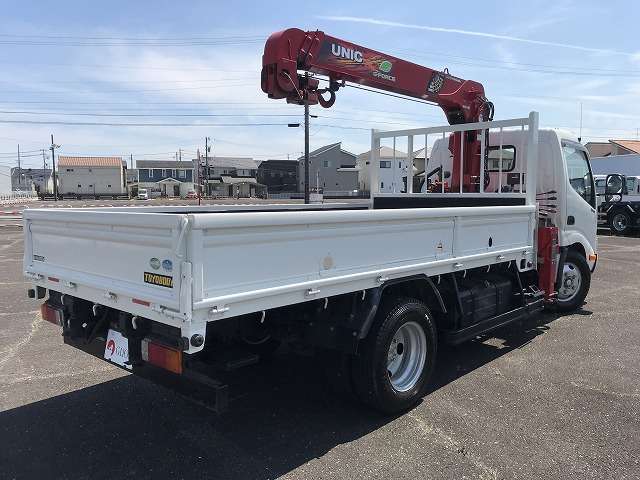 Hino Dutro 8
