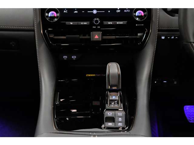 Toyota Vellfire 12