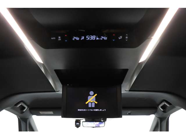 Toyota Vellfire 3