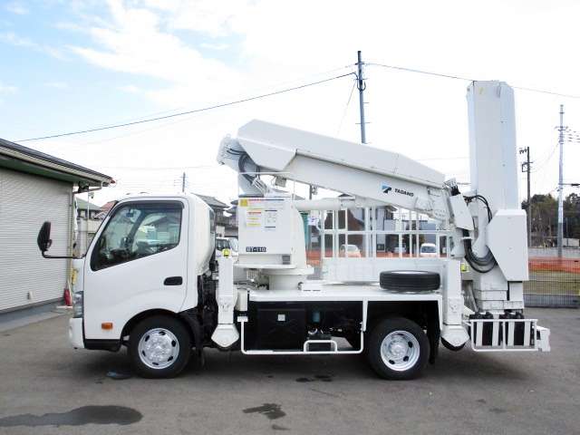 Hino Dutro 8
