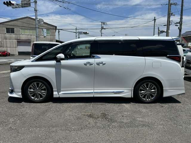 Toyota Alphard 3