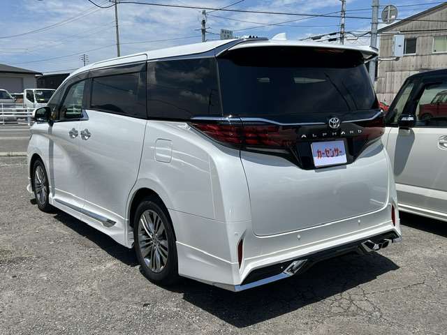 Toyota Alphard 4