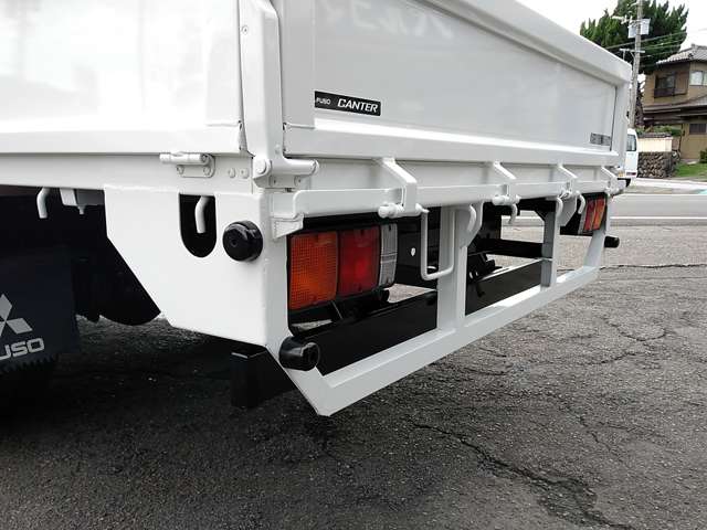 Mitsubishi Fuso Canter 9