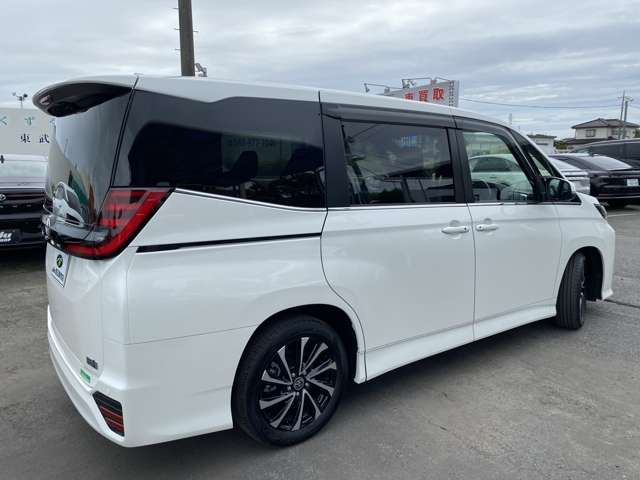 Toyota Noah 9