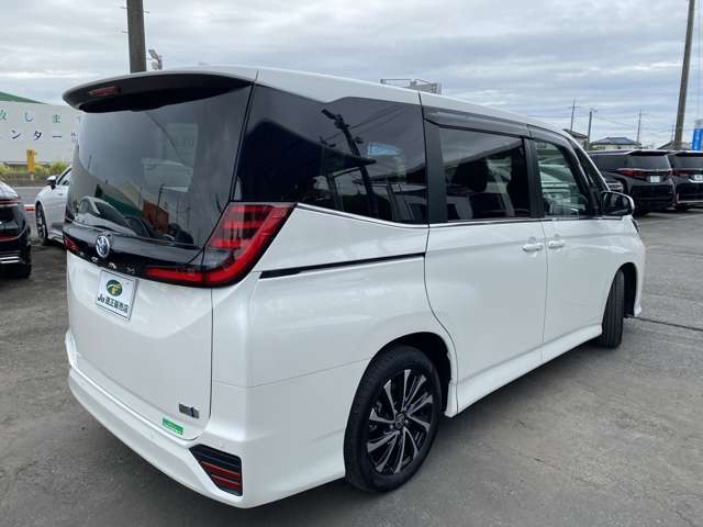 Toyota Noah 10