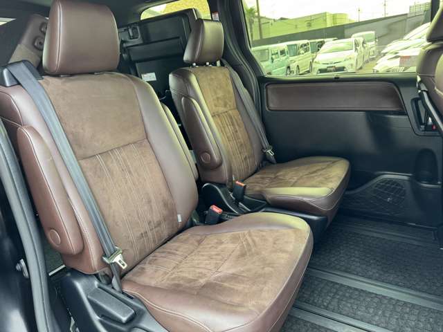 Toyota Esquire 7