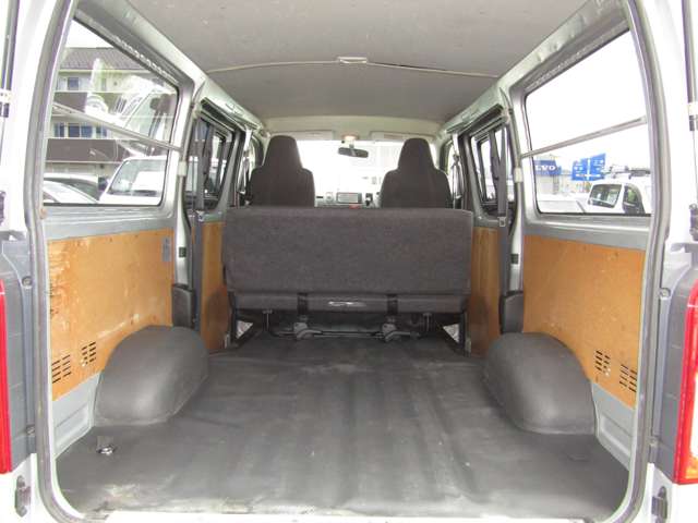 Toyota Hiace Van 9
