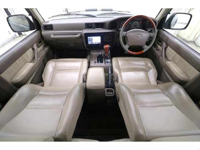 Toyota Land Cruiser 80 8