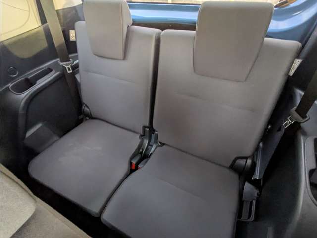 Toyota Sienta 11