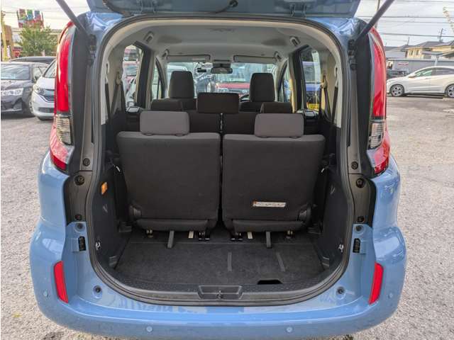 Toyota Sienta 12