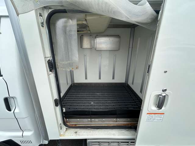 Mazda Bongo Truck 11