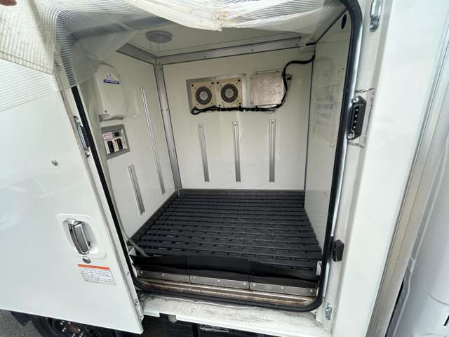 Mazda Bongo Truck 10