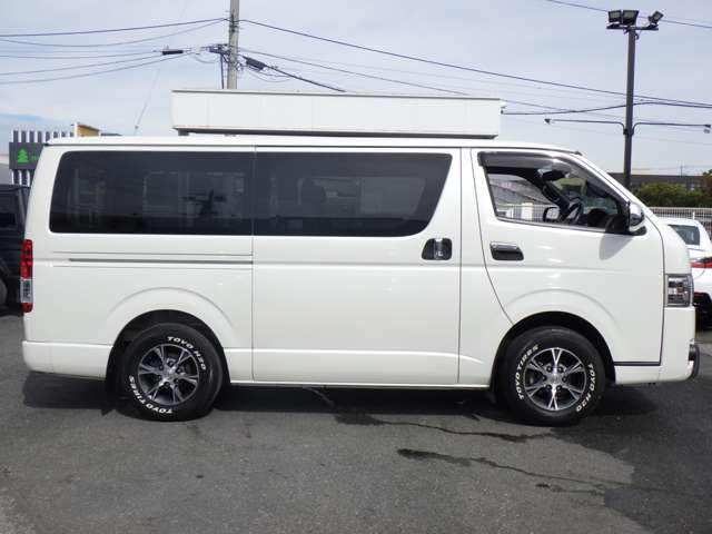 Toyota Hiace Van 12