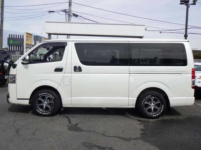 Toyota Hiace Van 13