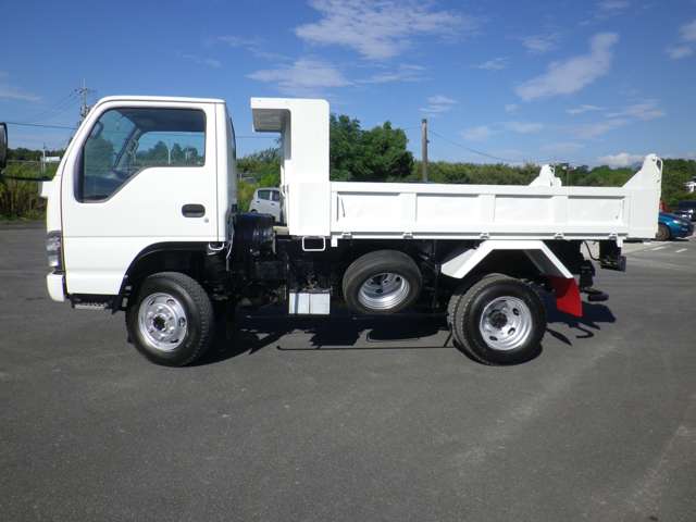 Isuzu Elf 2