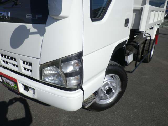 Isuzu Elf 4