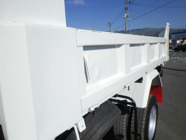 Isuzu Elf 6
