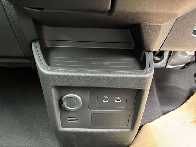 Mitsubishi Delica Mini 9