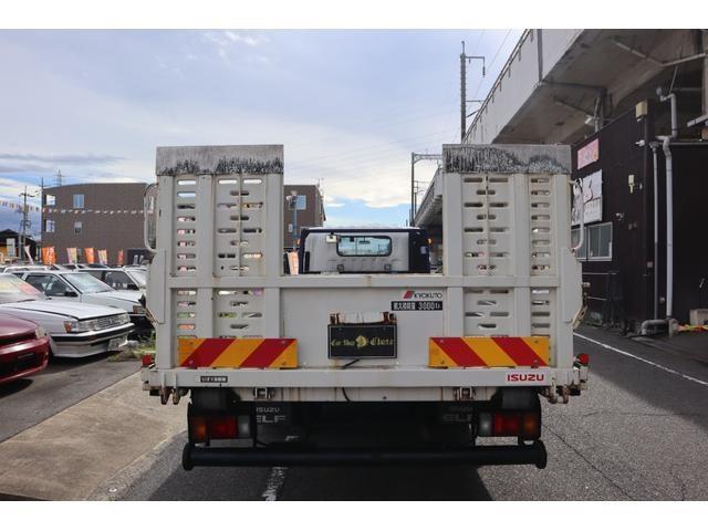 Isuzu Elf 9