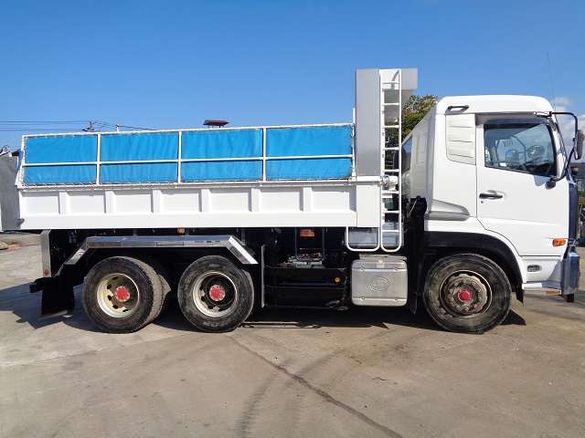 UD Trucks Quon 4