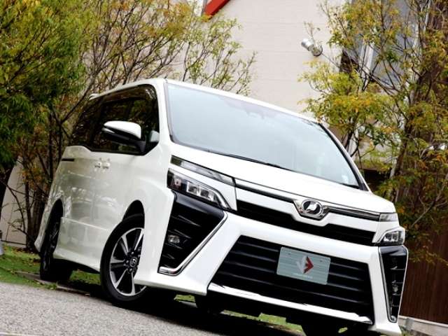 Toyota Voxy 5