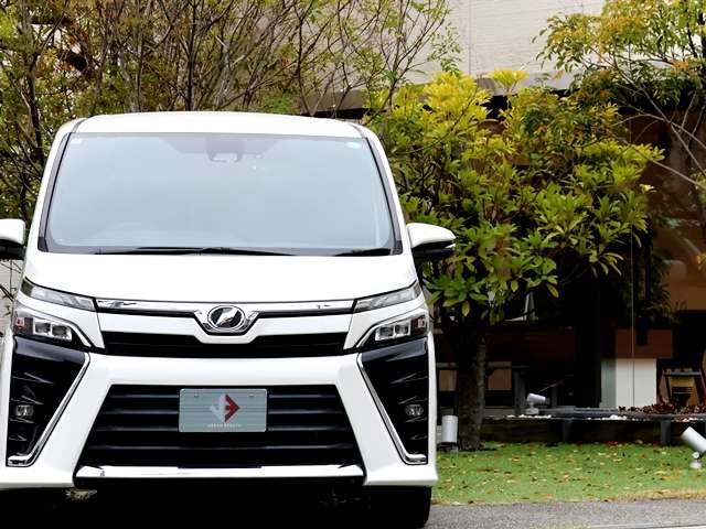 Toyota Voxy 6