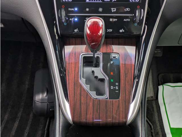 Toyota Harrier 12