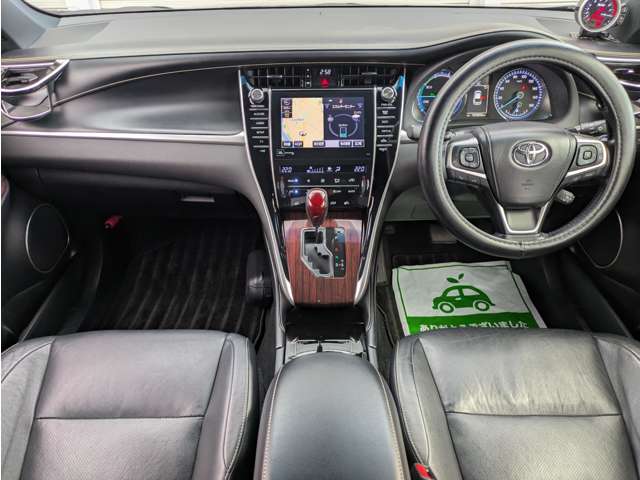 Toyota Harrier 3