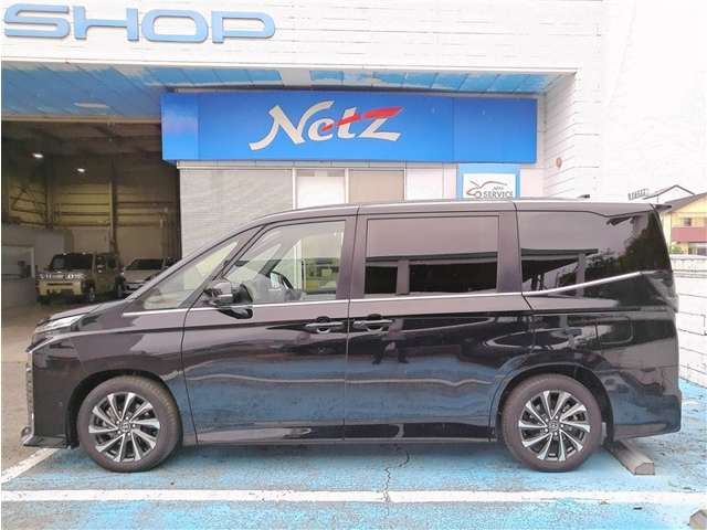 Toyota Voxy 4