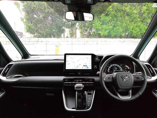 Toyota Voxy 8