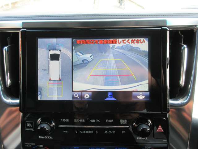 Toyota Alphard 3