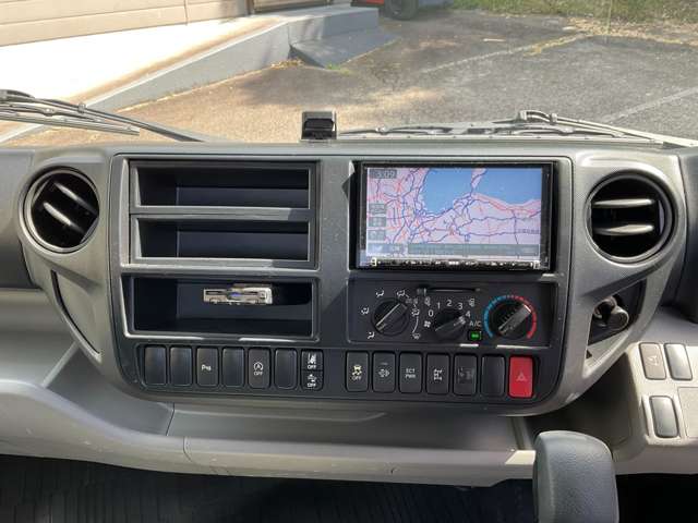 Hino Dutro 7