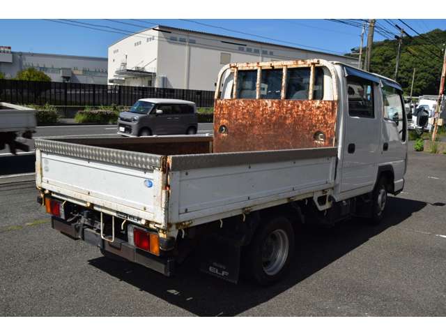 Isuzu Elf 4