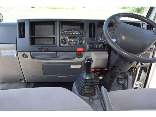 Isuzu Elf 8
