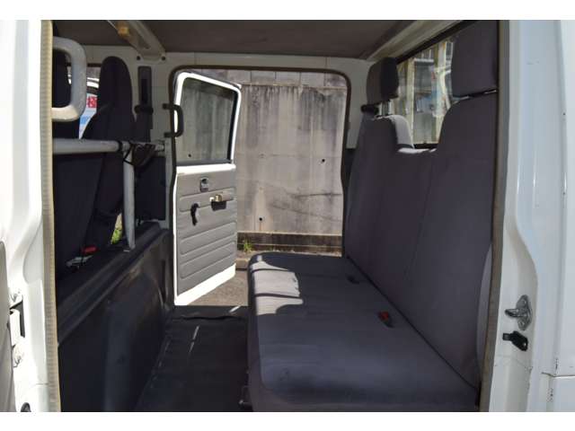 Isuzu Elf 9