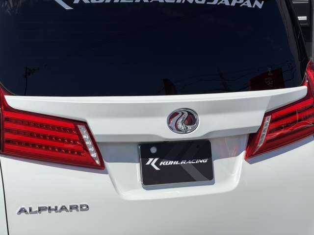 Toyota Alphard 12