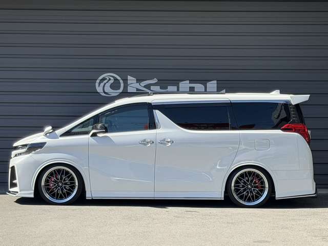 Toyota Alphard 4