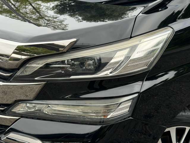 Toyota Vellfire 8