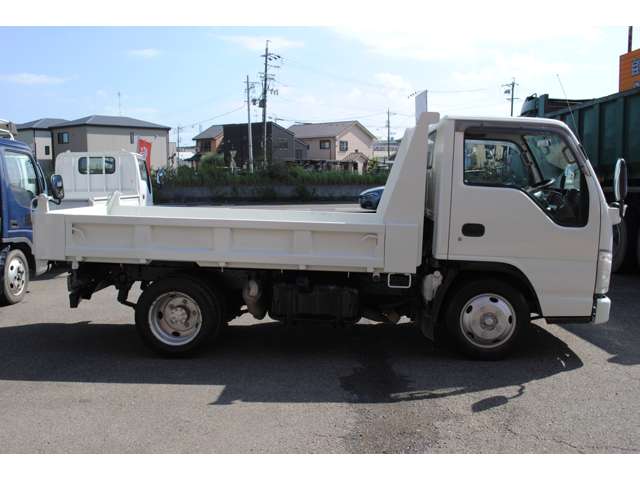Isuzu Elf 7