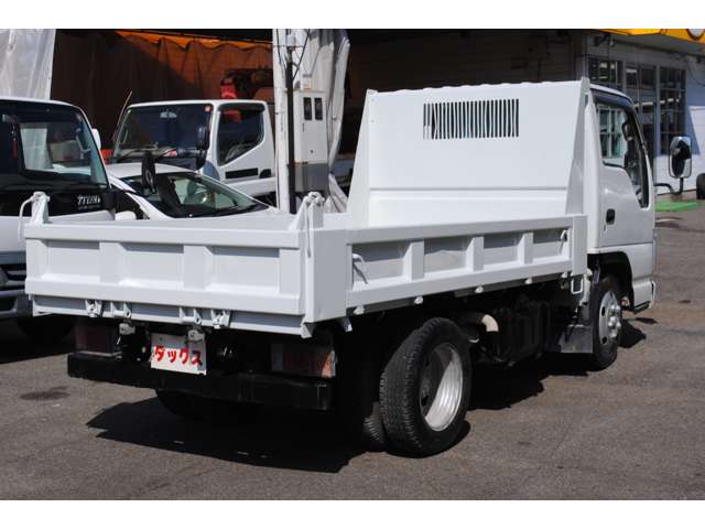 Isuzu Elf 8